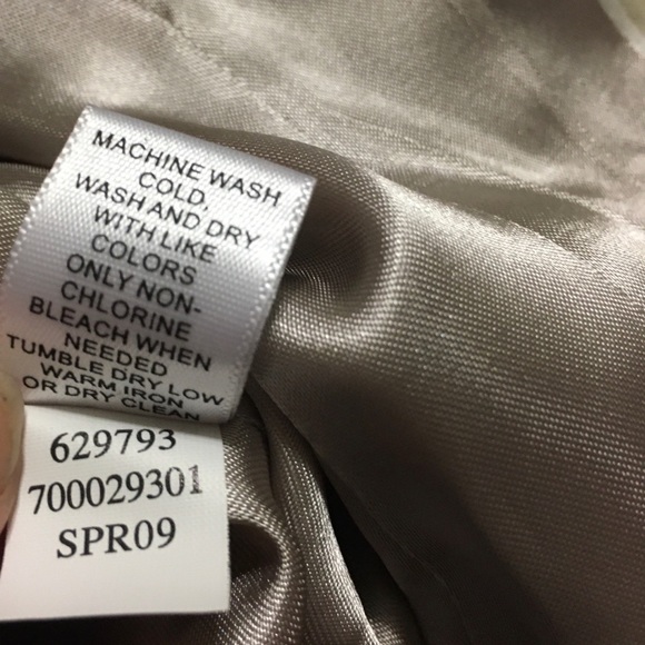 Banana Republic trench coat water resistant - Picture 6 of 8